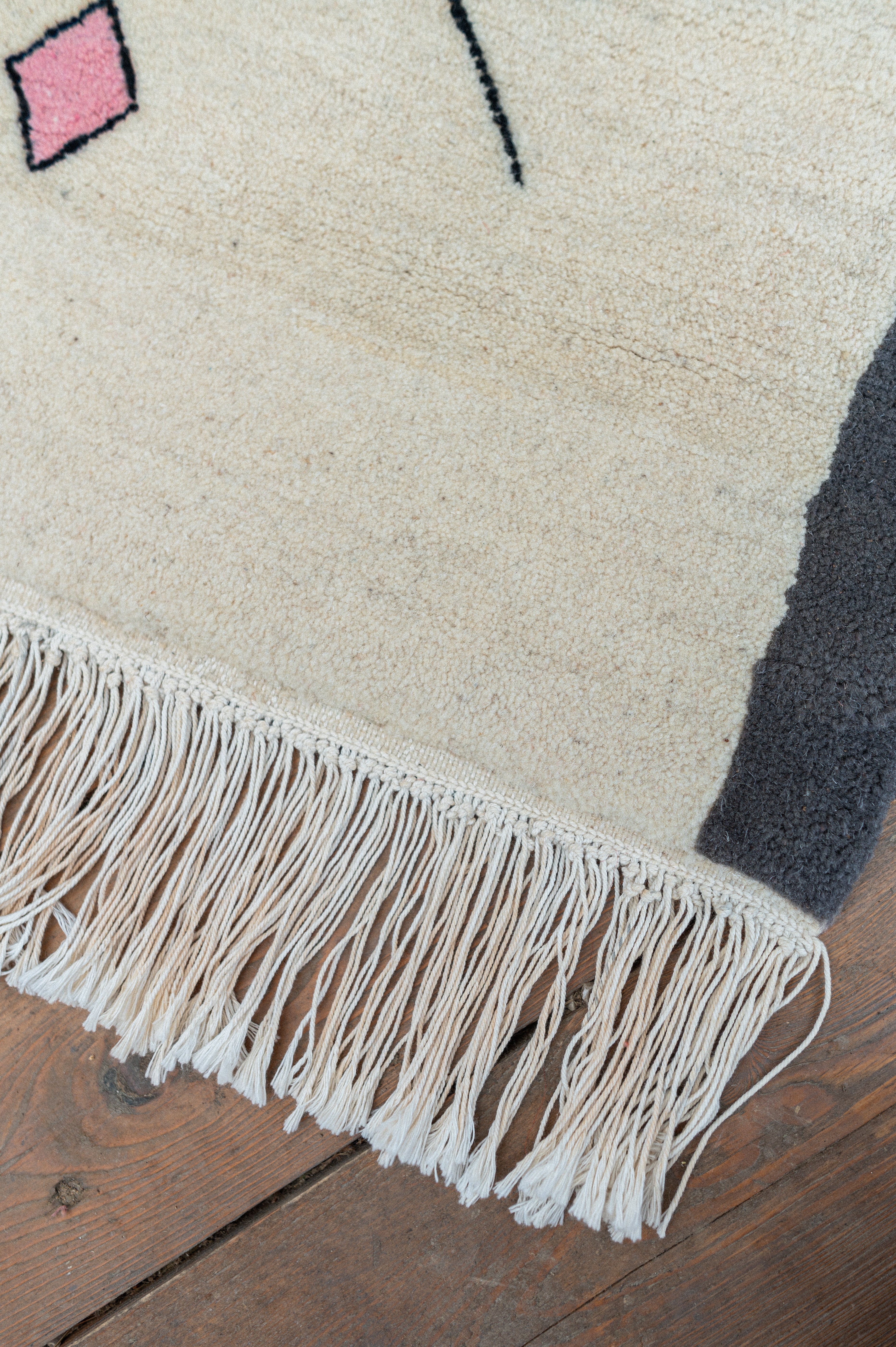 RÜG. 01 - WOOL CARPETÈ 'COLORS' / DYWAN WEŁNIANY 'COLORS'