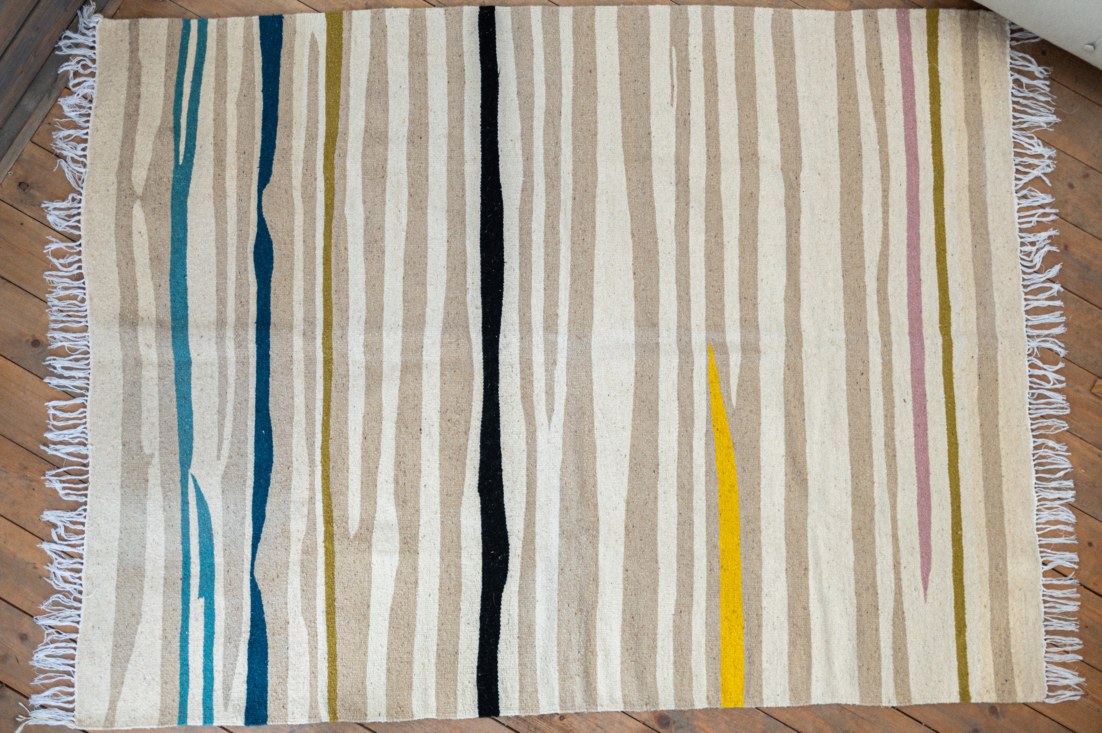 RÜG. 02 - WOOL CARPETÈ 'LYERS' / DYWAN WEŁNIANY 'LYERS'