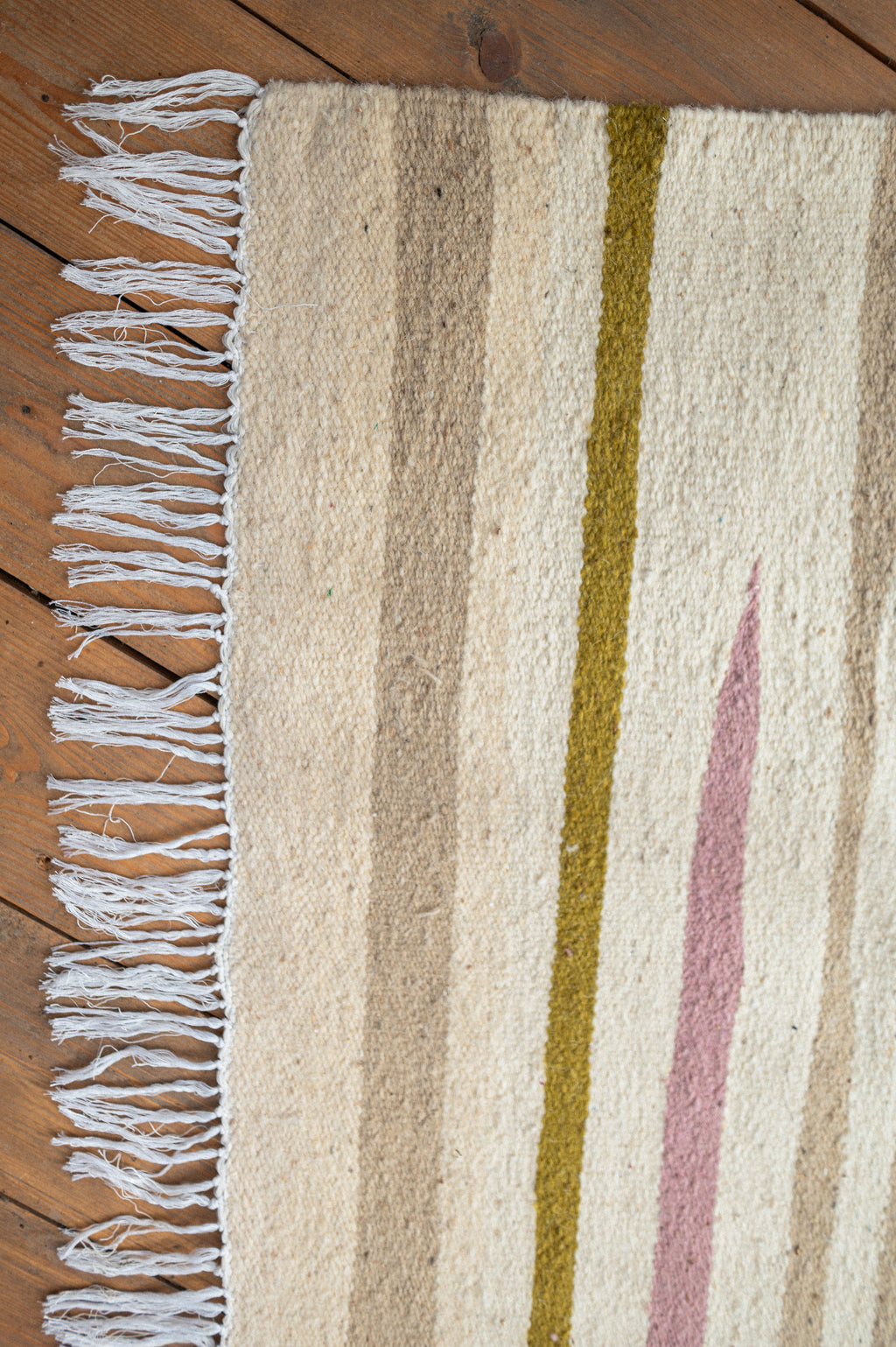RÜG. 02 - WOOL CARPETÈ 'LYERS' / DYWAN WEŁNIANY 'LYERS'